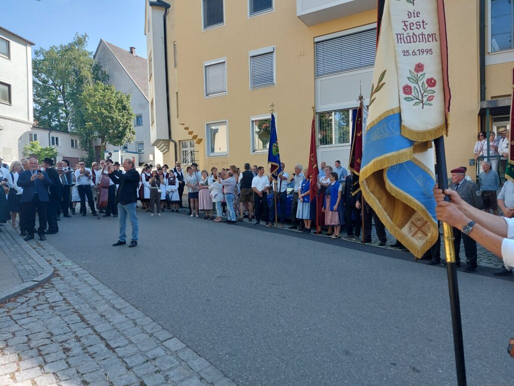 Festtag 1995, die Fest-Mädchen, 25.6.1995, im Marktplatz Altomünster.