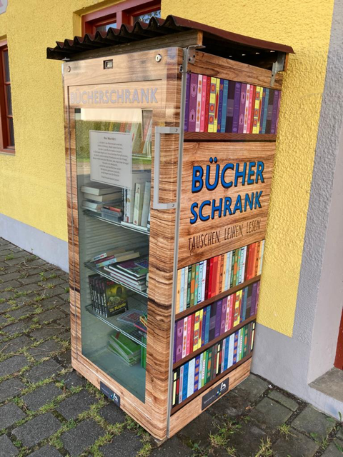 Bücherschrank für Lesen, Tauschen, Leihen, Lesen.
