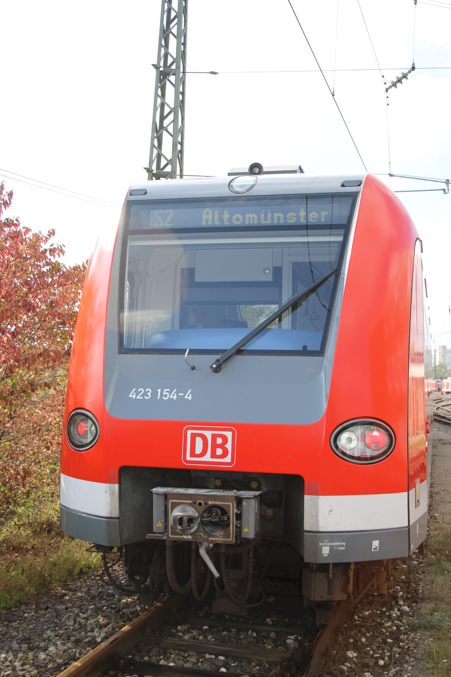 DB-S2-Zug auf der Linie Altomünster, Foto von Marktplatz.