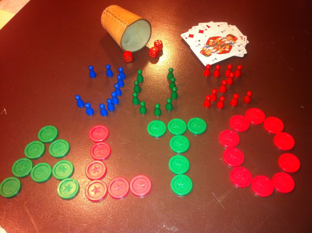 Brettspiel- und Kartenspielzubehör, Rollenspiele, Schach, Rätsel und Karten.